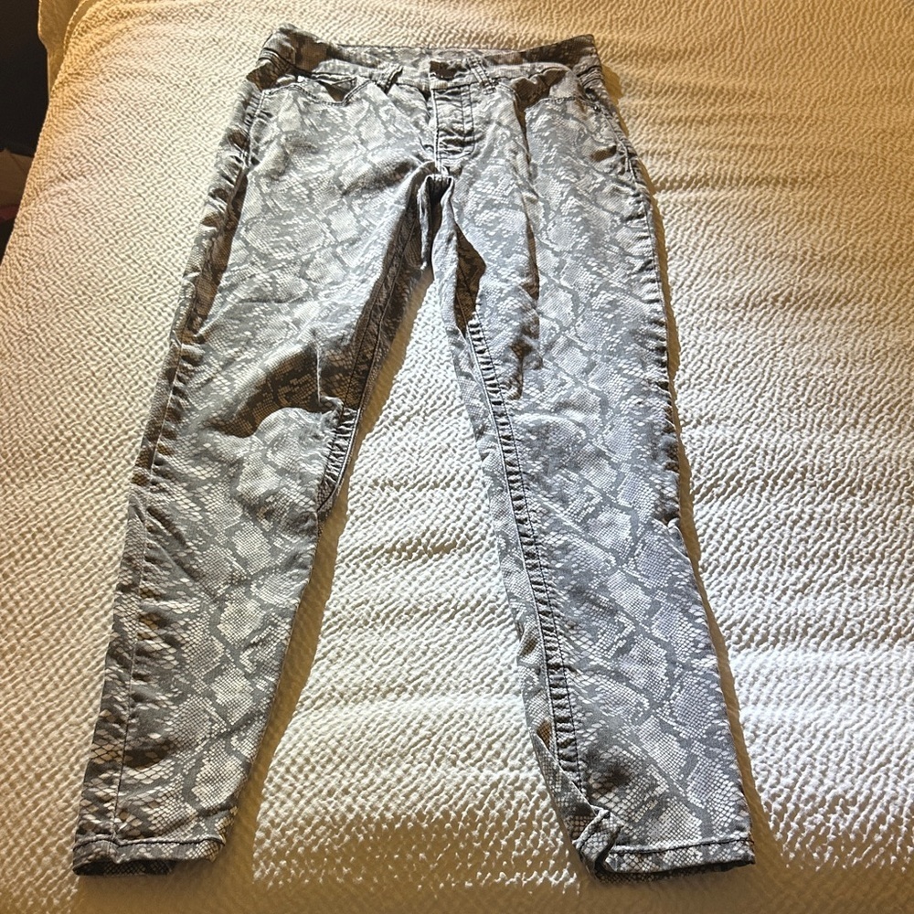 Seven7 Gray Snake Print Skinny Jeans